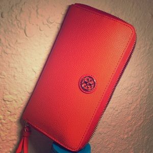 Tory burch wallet